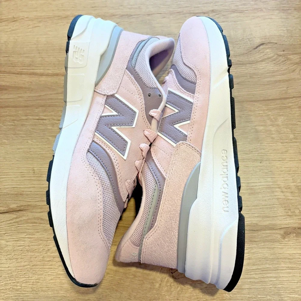 New Balance 977R Unisex Pink Suede RETRO Sneakers NWOB